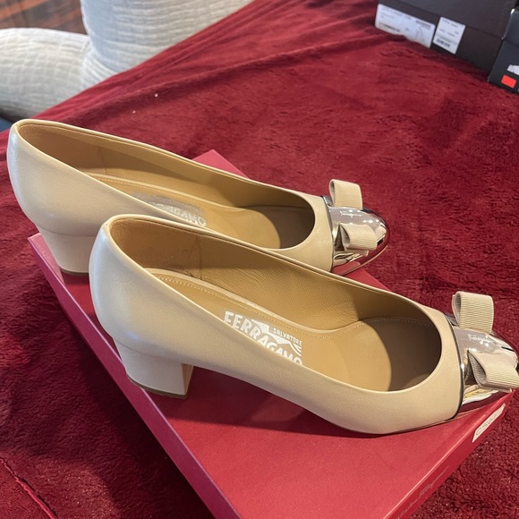 Ferragamo Beige Pumps with Silver Accents - Picture 2 of 5